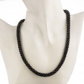Colier crosetat din pietre semipretioase - spinel